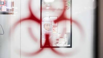 В ЮАР допустили повышенную устойчивость к вакцинам нового штамма COVID - iz.ru - Израиль - Юар