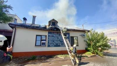 В Астрахани крупный пожар уничтожил кафе в Советском районе города - astrakhanfm.ru - Астрахань - р-н Советский
