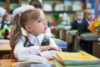 День Знаний - Российские школы встретят День знаний в очном режиме, большинство линеек пройдут на воздухе – Учительская газета - ug.ru