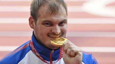 Россиянин Свиридов с мировым рекордом выиграл золото Паралимпиады в толкании ядра - russian.rt.com - Россия - Токио - Тунис