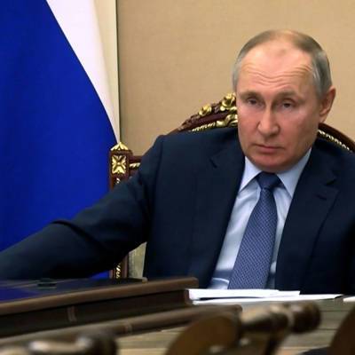 Владимир Путин - Татьяна Голикова - Путин подписал указ о выплате в 15 тыс рублей военным и силовикам - radiomayak.ru - Россия