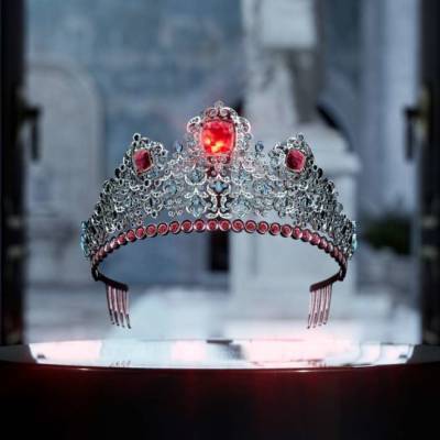 Dolce & Gabbana выставила на аукцион реальные предметы роскоши вместе с NFT-копиями - lenta.ua - Украина