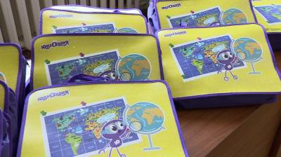 В Воронежской области школьникам из нуждающихся семей подарили канцтовары - vestivrn.ru - Россия - Воронеж - Воронежская обл.
