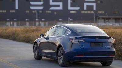 Tesla Model 3 на тестах KNCAP трижды сбила велосипедиста (видео) - sharij.net