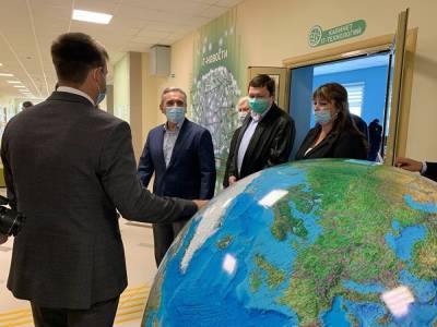 Моор снял комендантский час для тюменских кафе и ресторанов, но сохранил запреты для ТРЦ - znak.com - Тюмень - Тюменская обл.