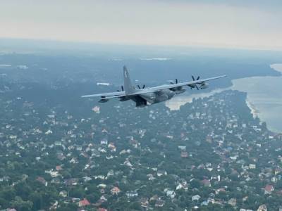 Военные самолеты США пролетели над Киевом. Видео - gordonua.com - США - Украина - місто Киев