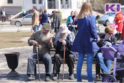 Выплату в размере 10 тысяч рублей получат более 284 тысяч пенсионеров Коми - komiinform.ru - Россия - респ. Коми