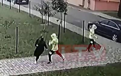Жан Беленюк - В Ровно близнецы напали с ножом на женщину - korrespondent.net - Украина - Киев - Нападение