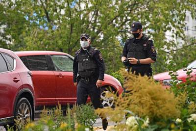 В Крыму голая россиянка напала на полицейских при попытке отбить бывшего мужа - lenta.ru - Москва - Крым
