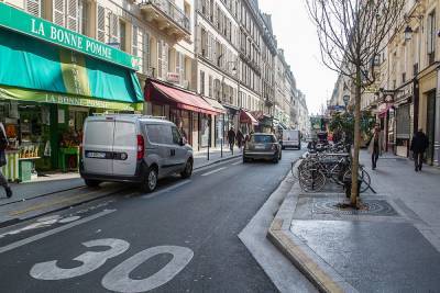 Париж обмежив швидкість автомобілів майже на всіх вулицях до 30 км/год — для підвищення безпеки руху та зниження шуму - itc.ua - Украина - Франція - місто Париж - Экология