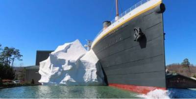 В Музее "Титаника" в США рухнул макет айсберга, есть пострадавшие - lenta.ua - США - Украина