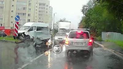 Утром на Шуисте произошла авария с маршруткой - penzainform.ru - Пенза