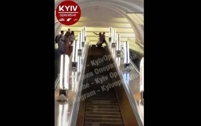 На эскалаторе метро Киева подрались пассажиры - korrespondent.net - Украина - Киев - Харьков