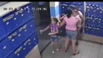 Ударил об угол: в Уфе неизвестный набросился на детей в подъезде - bash.news - Уфа