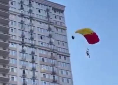 В Одессе парень прыгнул с 24 этажа и успешно приземлился: подробности на видео - odessa-life.od.ua - Украина - Одесса
