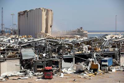 Ливанских чиновников обвинили во взрыве химических веществ в порте Бейрута - lenta.ru - Ливан - Бейрут