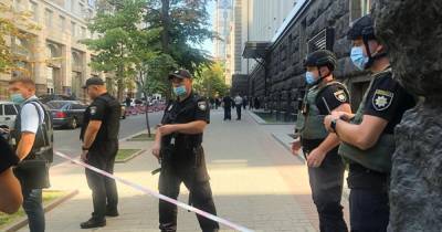 Алексей Гончаренко - Мужчина, ворвавшийся в Кабмин с гранатой, воевал на Донбассе, - СМИ - dsnews.ua - Украина - Киев - Захват