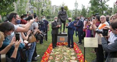 Махатма Ганди - В Тбилиси повредили памятник Махатмы Ганди - фото - sputnik-georgia.ru - Грузия - Индия - Тбилиси