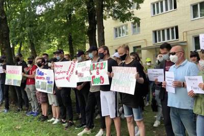 Гитанас Науседа - В Минске началась акция протеста из-за смерти нелегального мигранта - lenta.ru - Белоруссия - Ирак - Литва - Минск - Гаага