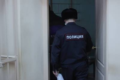 В Екатеринбурге лжеполицейские инсценировали изнасилование, чтобы получить с жертвы деньги - znak.com - Россия - Екатеринбург