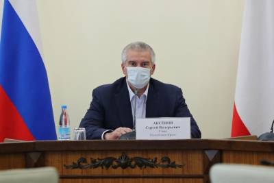Сергей Аксенов - Аксенов призвал главу поселка Песчаное уйти в отставку из-за ресторанов - mk.ru - Крым