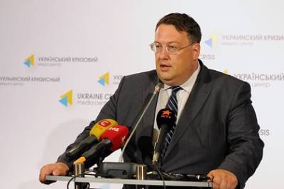 Владимир Зеленский - Арсен Аваков - Алексей Гончаренко - Антон Геращенко - Соратника Авакова уволили с поста замглавы МВД Украины - lenta.ru - Украина