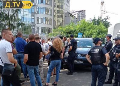 Шлагбаум раздора: на одесском Гагаринском плато повздорили муниципалы и жители ЖК Gagarin Plaza (видео) - odessa-life.od.ua - Украина - Кипр - Одесса