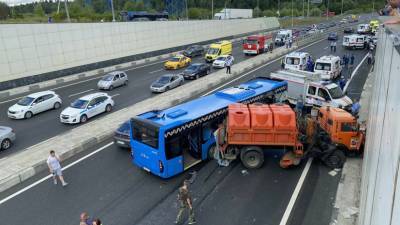 Дептранс Москвы прокомментировал ДТП с автобусом на Боровском шоссе - russian.rt.com - Москва - Украина