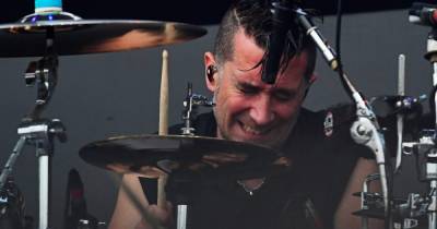 Барабанщик The Offspring пожаловался, что его выгнали из группы: отказался вакцинироваться - dsnews.ua - США - Украина