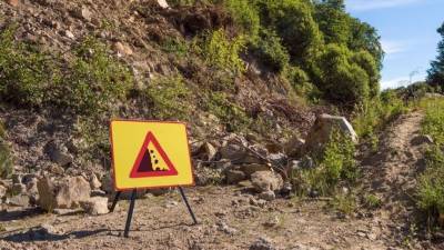 Туристы попали под камнепад в горах Кабардино-Балкарии. Есть погибший - 5-tv.ru - респ. Кабардино-Балкария