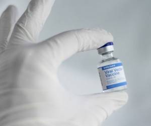 Вакцинация не снижает вирусную нагрузку при заболевании коронавирусом - goodnews.ua
