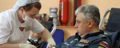 Виктор Орлов - 40 сотрудников МЧС Новосибирска приняли участие в донорской акции - runews24.ru - Россия - Новосибирск - Новосибирская обл.