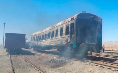 В Каракалпакстане полностью выгорел плацкартный вагон. Он использовался как складское помещение - podrobno.uz - Узбекистан - Ташкент