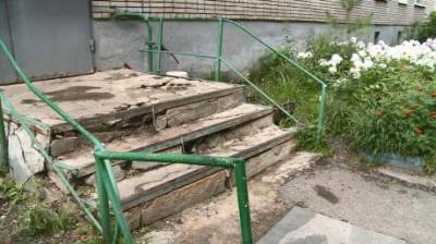 Крыльцо дома на улице Краснова стало травмоопасным - penzainform.ru