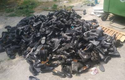 Свалка обуви поразила украинцев, кадры: "Бесплатно не могли раздать" - politeka.net - Украина