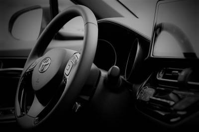 Александр Богомаз - Брянцы припомнили губернатору Богомазу покупку новых Toyota Camry - 7info.ru - Брянская обл.