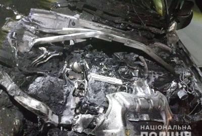 В Ровно неизвестные подожгли Audi депутата - kp.ua - Украина