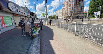 Фото дня: на месте смертельного ДТП на Фрунзе снова появились торговцы - klops.ru