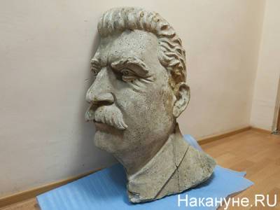 Иосиф Сталин - Значительная часть россиян выступает за установку памятника Сталину и создание "Сталин-центра" - опрос - nakanune.ru - Россияне