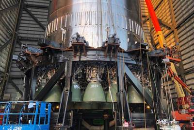 SpaceX собрала сверхтяжелую ракету Super Heavy с 29 двигателями Raptor - lenta.ru - Техас