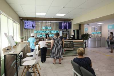 Игорь Артамонов - Холл поликлиники областной больницы превратился в зону комфорта - lipetskmedia.ru - Россия - Липецк