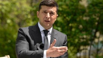Владимир Зеленский - Зеленский приказал русским «во имя детей» уезжать из Донбасса - 5-tv.ru - Россия - Украина - Киев - Крым - ДНР - ЛНР - Донбасс