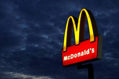 Православная россиянка подала в суд на McDonald’s за искушение во время поста - lenta.ru - Москва - Пермь