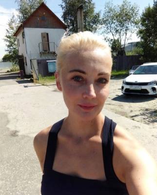 Алексей Навальный - Юлия Навальная - Юлия Навальная «посидела в тюрьме» и рассказала, как прошло ее длительное свидание с мужем - znak.com