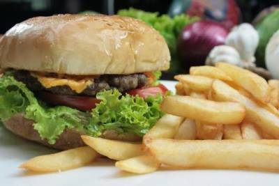 Православная россиянка подала в суд на McDonald’s за введение в искушение - versia.ru - Москва