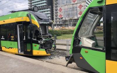 В Польше столкнулись два трамвая: пострадали более 30 человек - novostiua.news - Украина - Польша - Познань