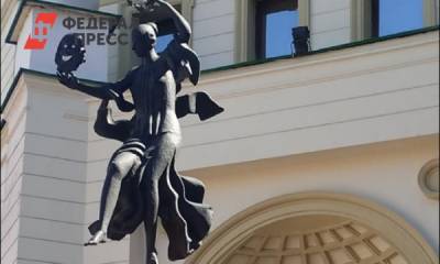 Карательная реставрация: в Нижнем Новгороде рабочие испортили статую Музы у Театра комедии - fedpress.ru - Нижегородская обл. - Нижний Новгород