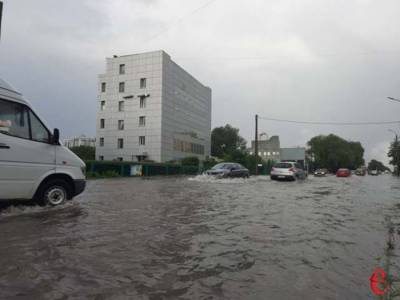 Хмельницкий затопил мощный ливень (ВИДЕО) - agrimpasa.com