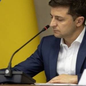 Владимир Зеленский - Зеленский подписал закон, который ограничивает размер процентов по кредитам для переселенцев - reporter-ua.com - Украина
