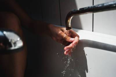 Жителям Астрахани на две недели отключат горячую воду - ast.mk.ru - Астрахань - р-н Советский
